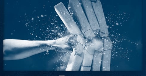 Eine Hand, die in Betonsäcke boxt, um das Thema Nikotinstärken bei Vapes zu illustrieren. 